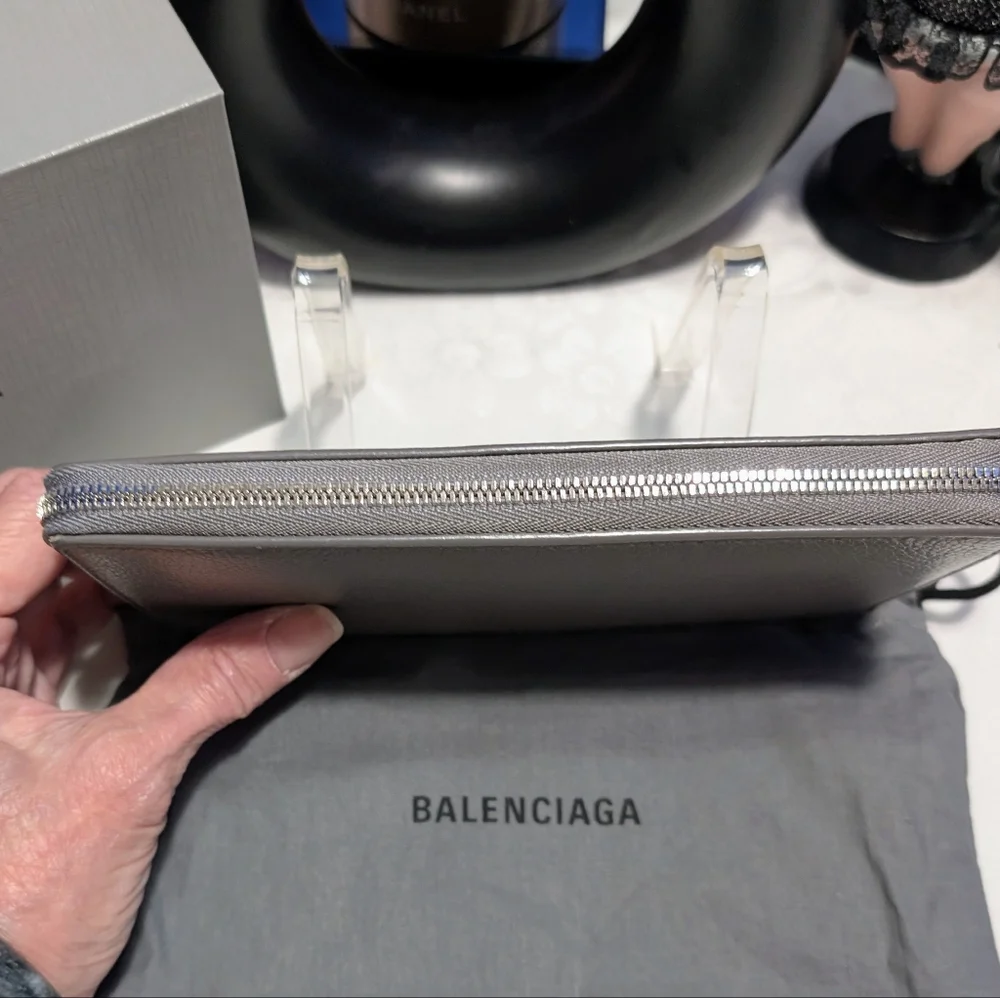 Balenciaga Gray Zip Around Leather Wallet🔥🔥 - Picture 5 of 16